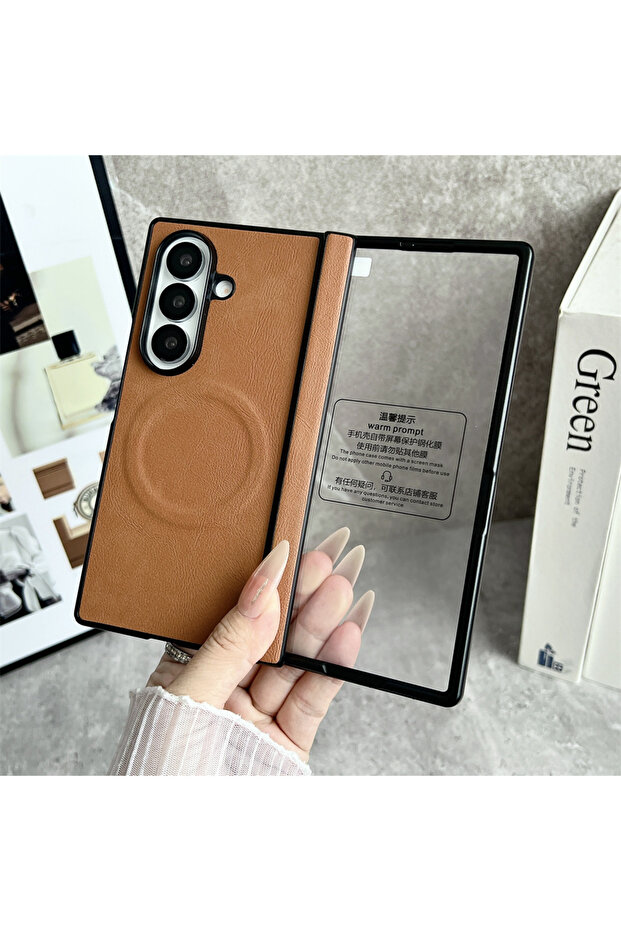 جراب هاتف Galaxy Z Fold7 بني اللون، واقي شاشة زجاجي مقوى، جراب جلد كلاسيكي
