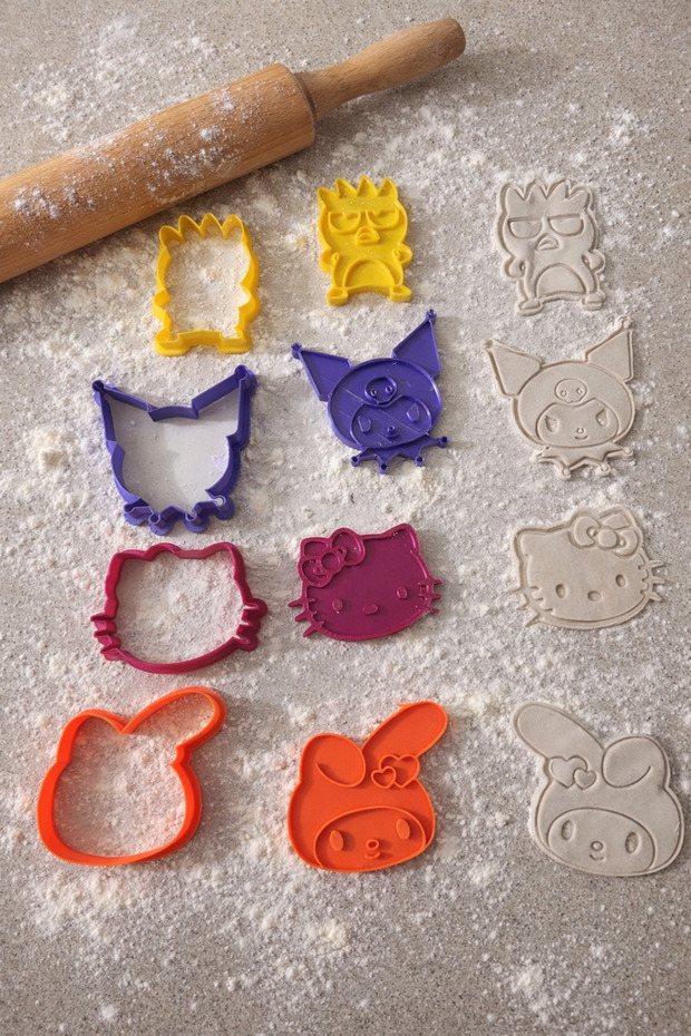 Children's Cookie Mold Set Hello Kitty Kuromi My Melody Badtz Maru 8-10 cm (8 Pieces)