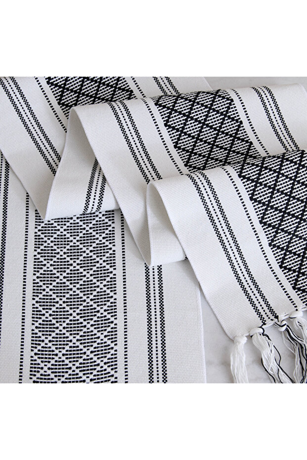 مفرش طاولة طويل سارا من بوليستر - 35 × 180 سم - 4