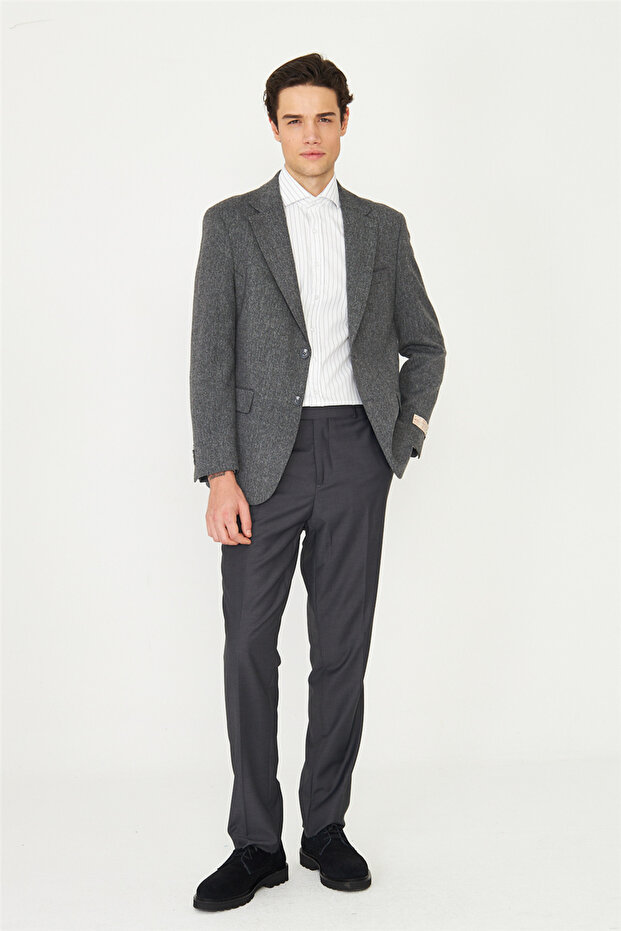 سترة بليزر منقوشة باللون الرمادي بنمط جلد السمك - 5