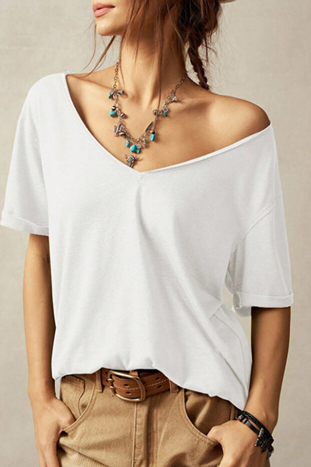 Kadın Beyaz Oversize-Salaş V Yaka Basic Tişört - 1