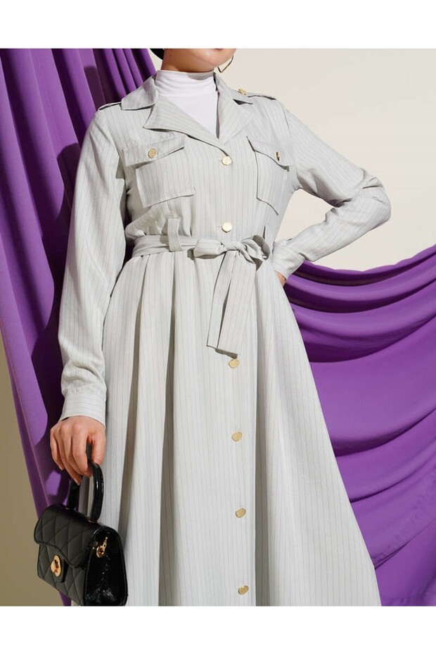 فستان مخطط بخطوط رفيعة وأزرار على كامل الطول - 2