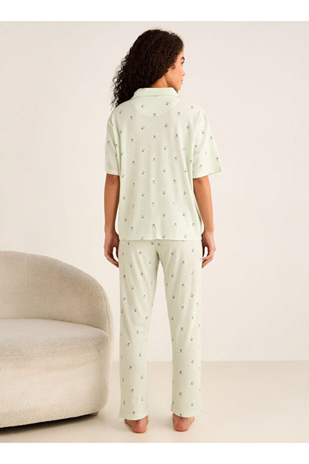 طقم بيجاما مكون من قميص بأزرار وبنطال - 4