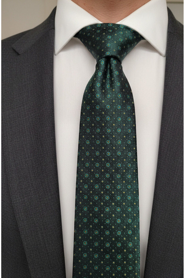 Green Patterned Classic Tie with Handkerchief