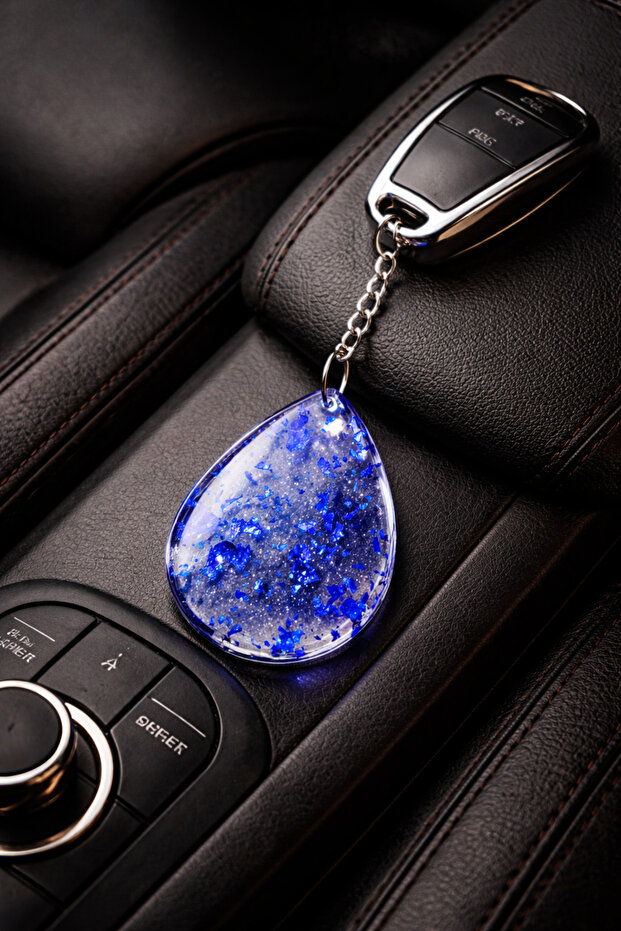 Epoxy Resin Keychain – Transparent Design with Shiny Foil Detail – Unisex Premium Accessory