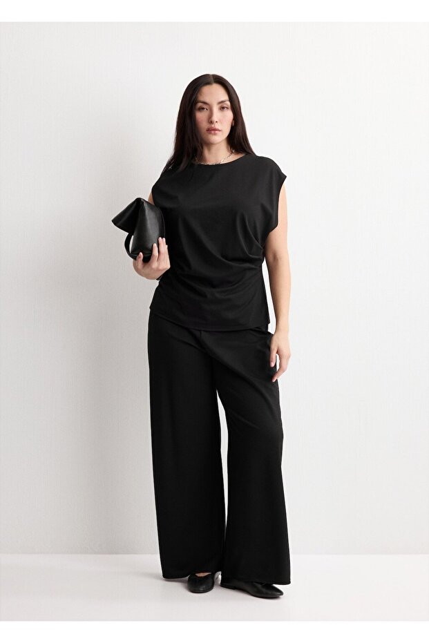 Büzgü detaylı tişört - 8