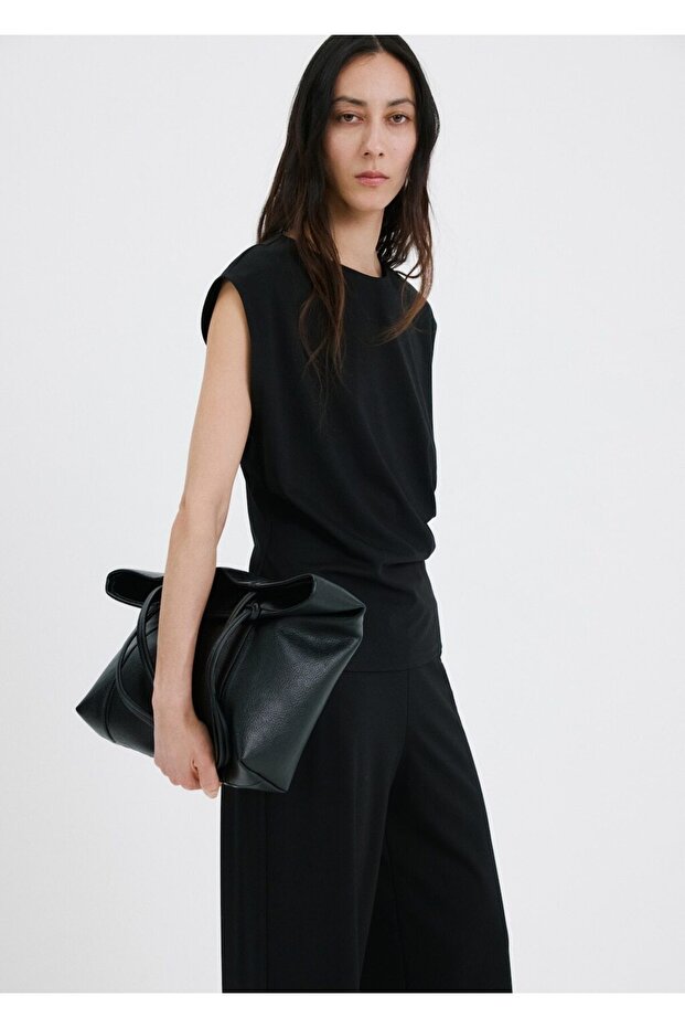 Büzgü detaylı tişört - 1