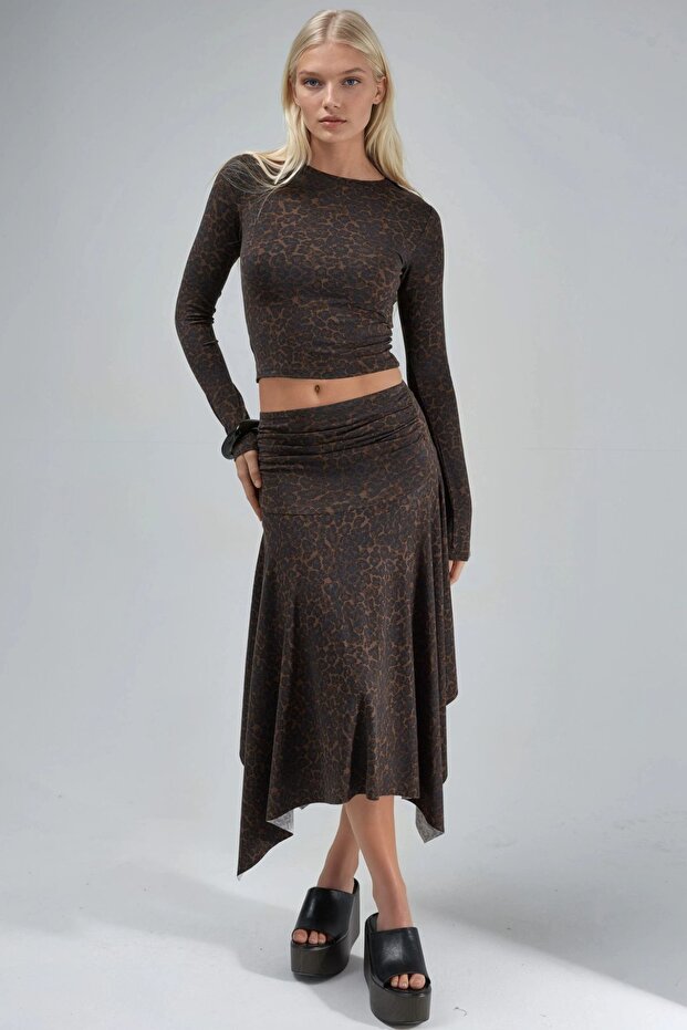 بلوزة قصيرة ضيقة بنقشة الفهد من BUSEM - 4