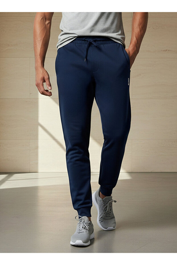 Men Regular Fit Joggers with Pockets