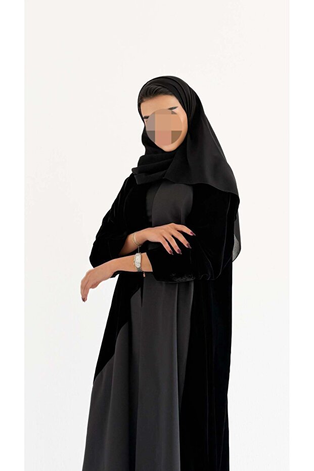 MWT801 - عباية مخمل مع تدخيلة