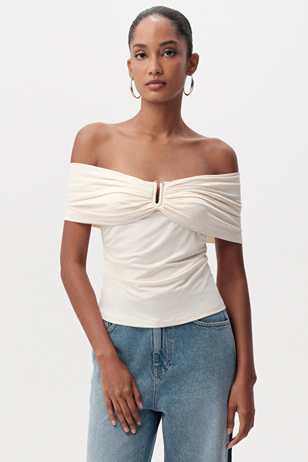 Off-The-Shoulder Slim Fit Knitted Blouse with Metal Buckle