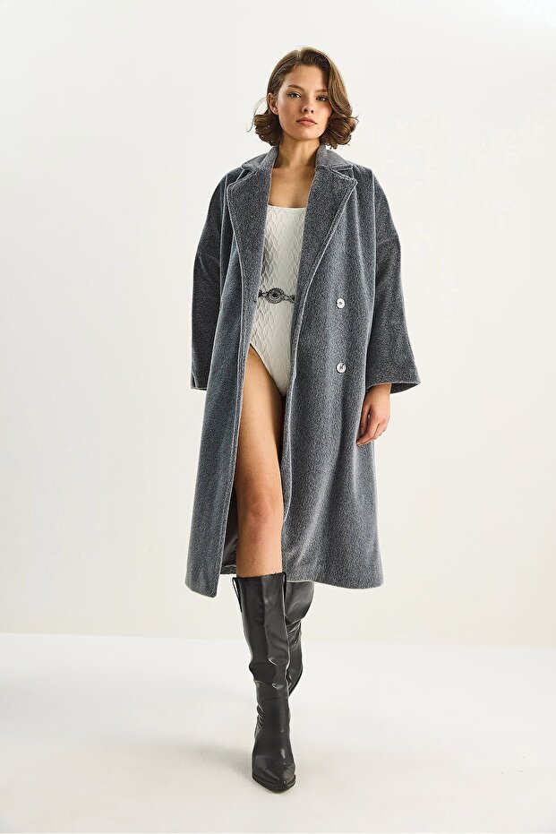 LUCCI Plush Buttoned Coat - 3