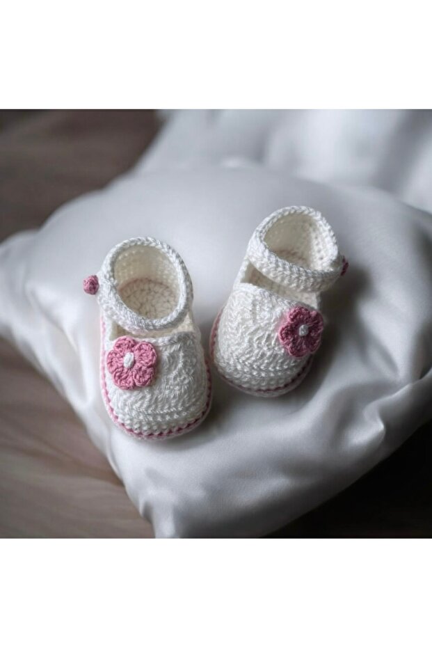 0-3 Months Hand Knitted Baby Booties