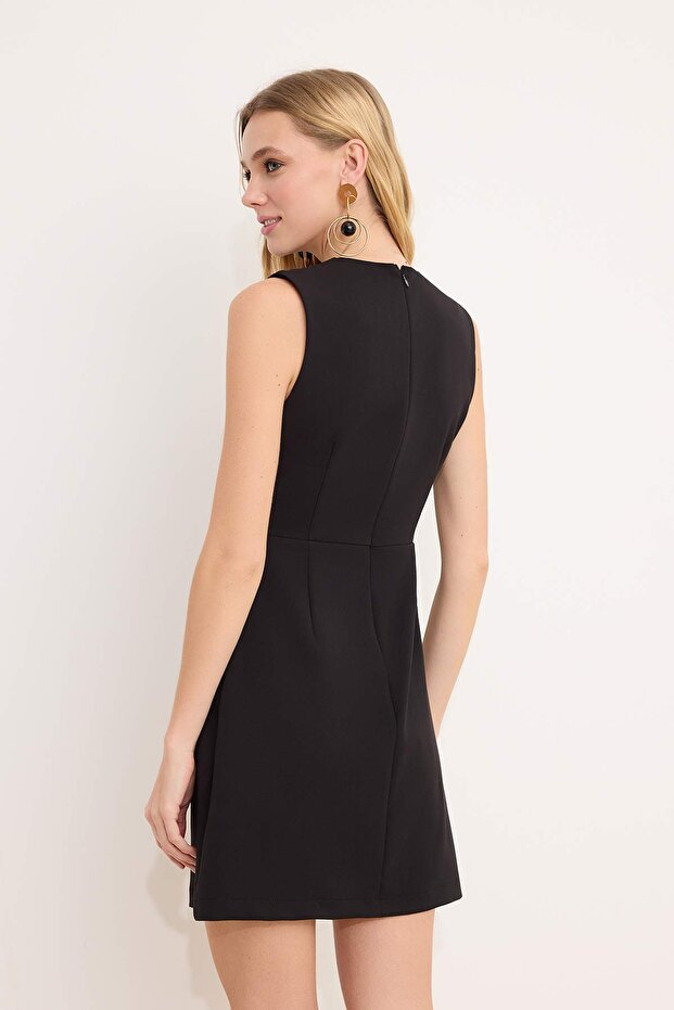 Wardrope Essentials Siyah Düz Kolsuz V Yaka Mini Esnek Dokuma Elbise TWOSS26EL00298 - 4