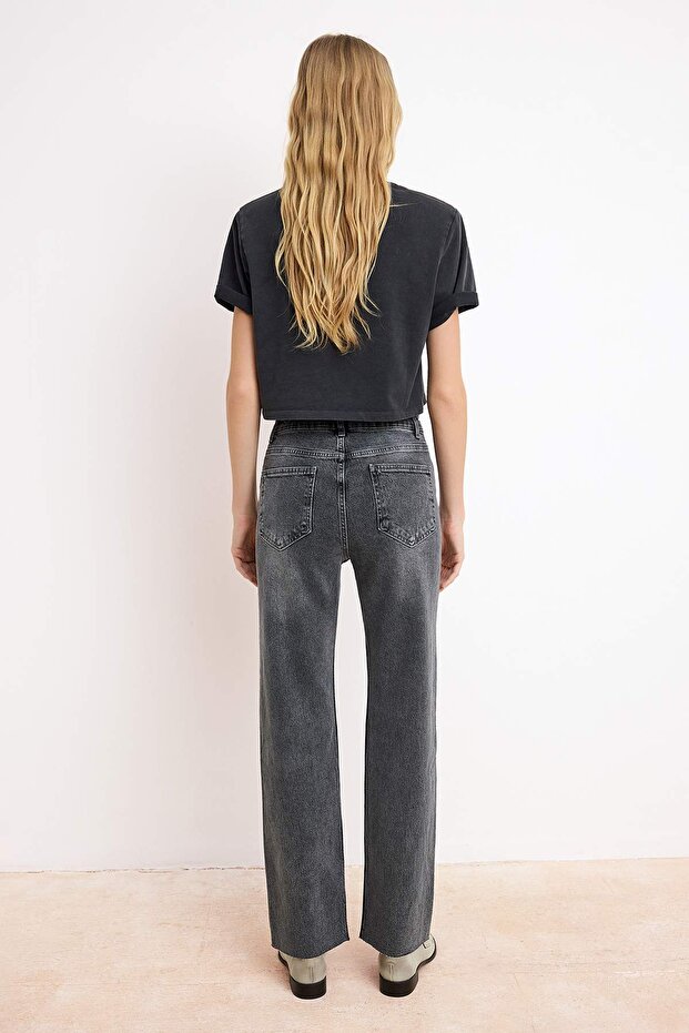 Siyah Kesik Paça Yüksek Bel Az Esnek Straight Düz Kesim Jeans TWOSS26JE00094 - 4