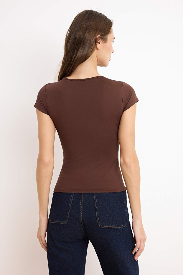 Kahverengi Poliamid Kısa Kol Bisiklet Yaka Fitted/Vücuda Oturan Örme T-Shirt TWOSS24TS00238 - 4