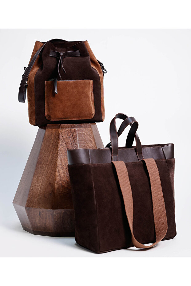 حقيبة ظهر جلدية بتفاصيل مطاطية - 5