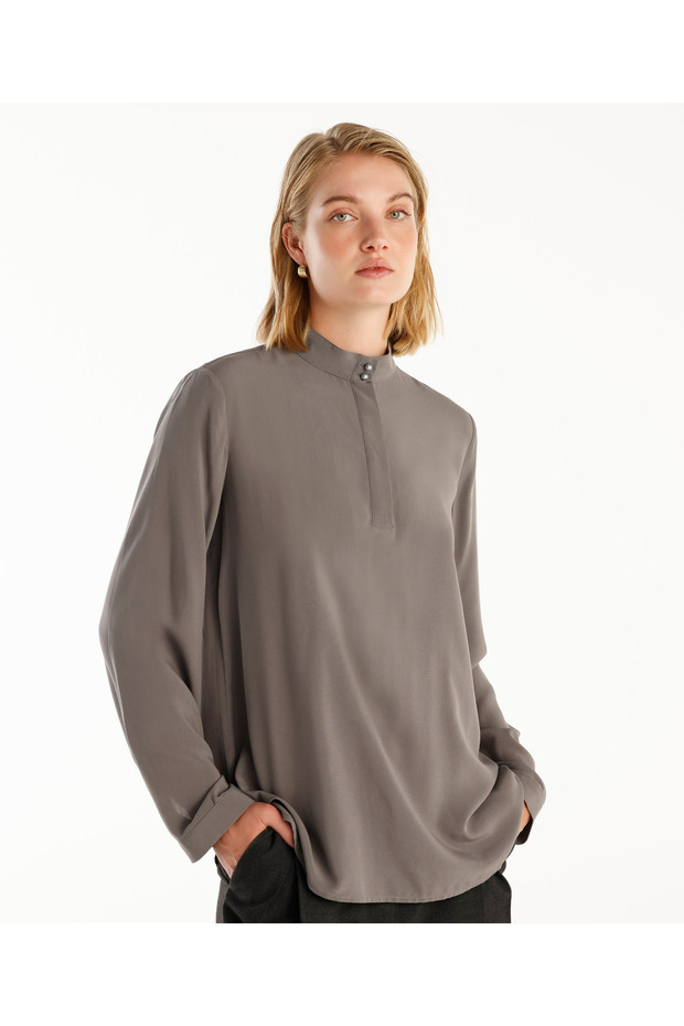 بلوزة بأزرار لؤلؤية - 1