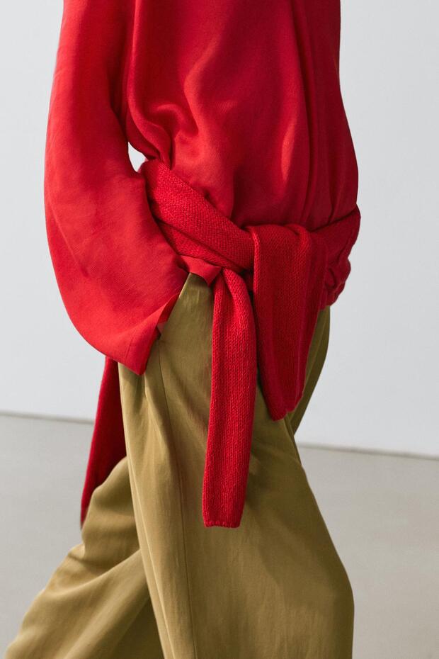 Drape yaka dökümlü bluz - 2