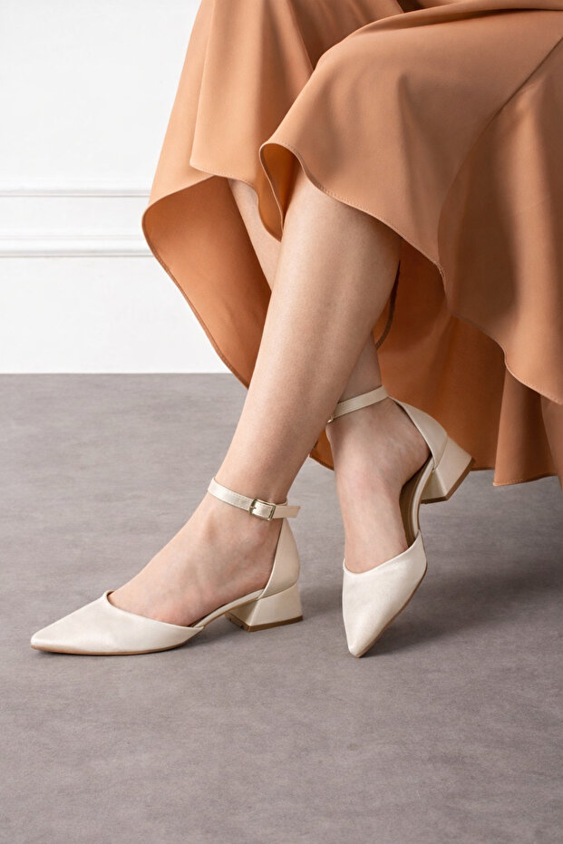 Skin Satin Low Heeled Shoes