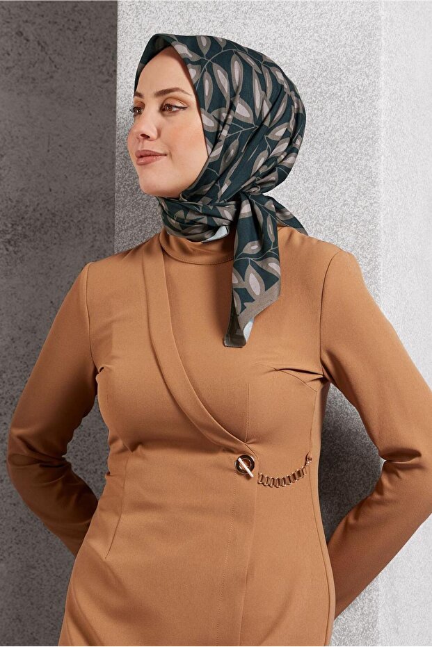 ألفينا وشاح منقوش 8508