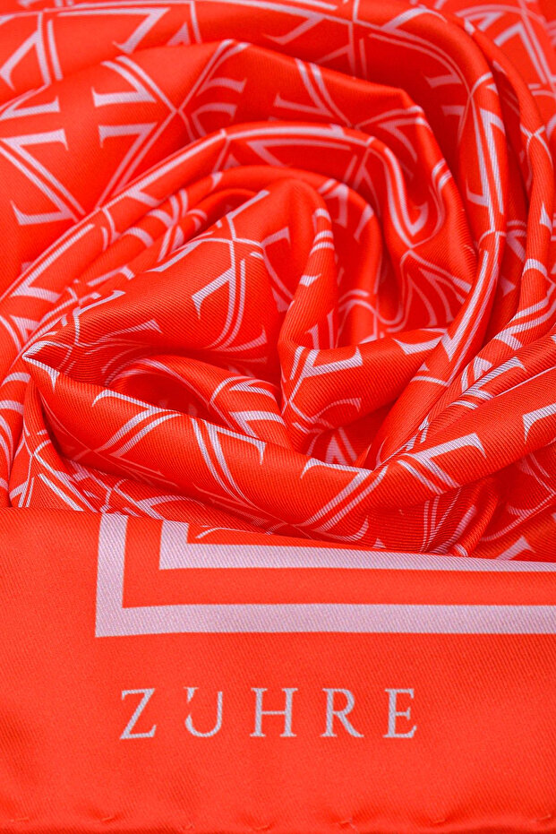 وشاح من البوليستر المزخرف بنمط مونوغرام V29 0081 - 2