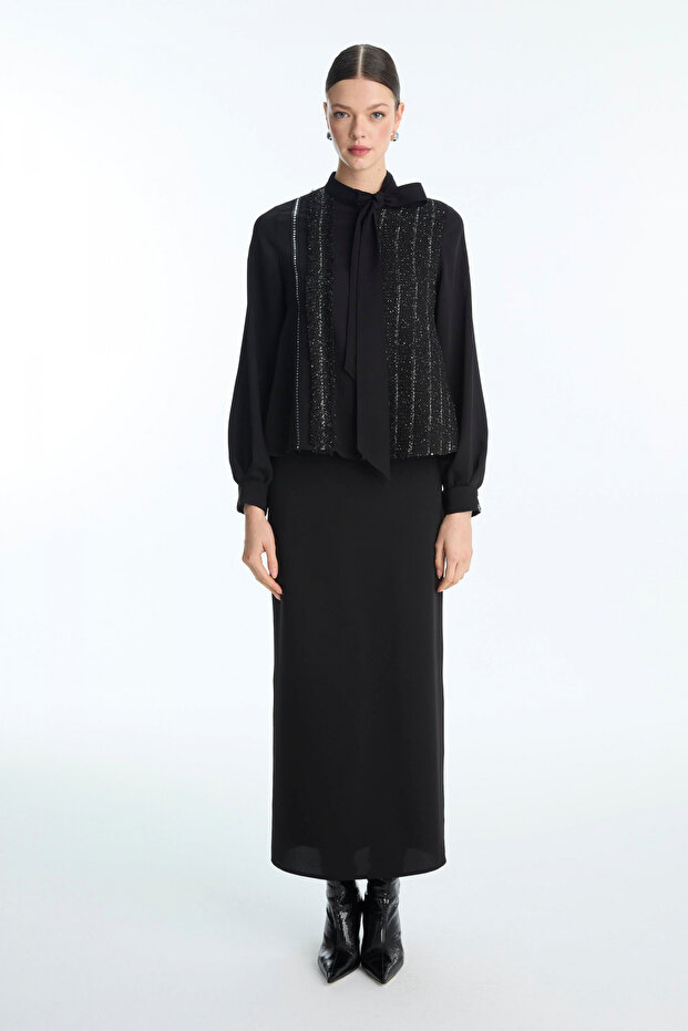 Double Black Suit with Glitter Collar Detail 1675