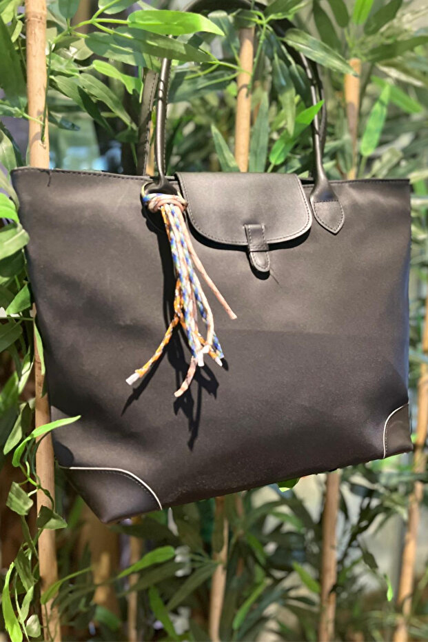 Ip Detail Large Shoulder Bag