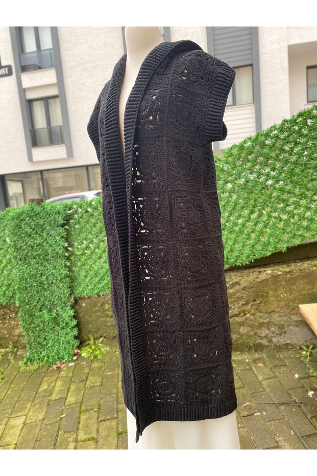 Hooded Vest with Willow Motif