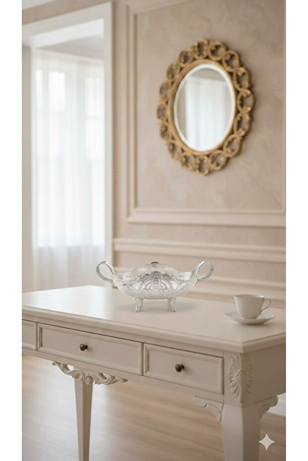 جندول مزخرف بالفضة ذو قاعدة مزخرفة - 2