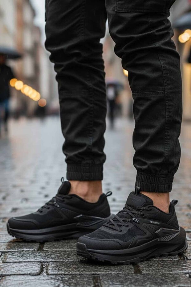 Men's Black Outdoor Shoes - Waterproof Trekking Boots