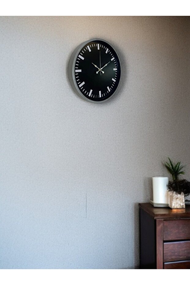 ساعة حائط مزخرفة باللون الرمادي مقاس 36 سم - 3