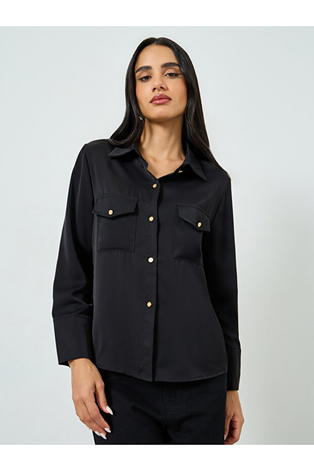 قميص أسود سادة بجيوب مزودة بأزرار - 3