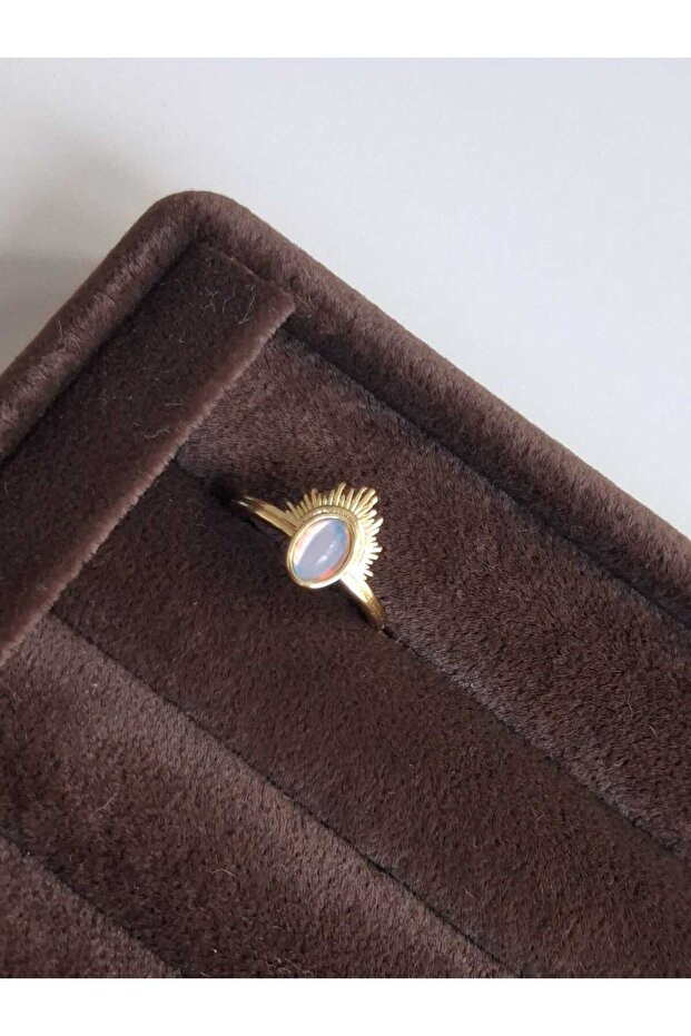 خاتم ذهبي صغير على شكل مروحة - 2