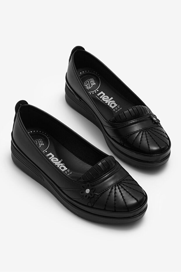 Women's Black Comfortable Fit Casual Shoes with Side Flowers