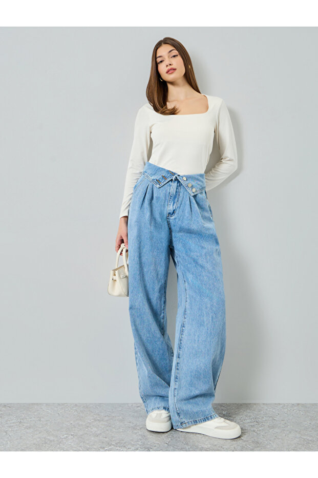 Women Mid Rise Wide Leg Jeans