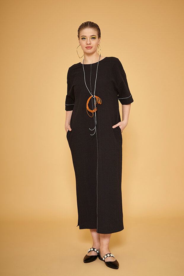 Kolye Aksesuarlı Elbise - 1