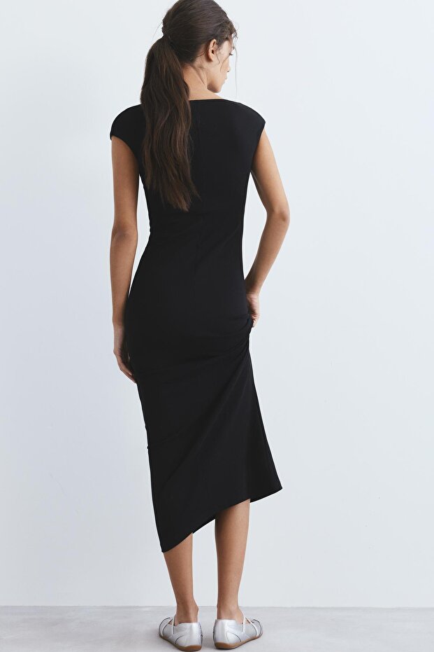 Kısa kollu midi elbise - 5