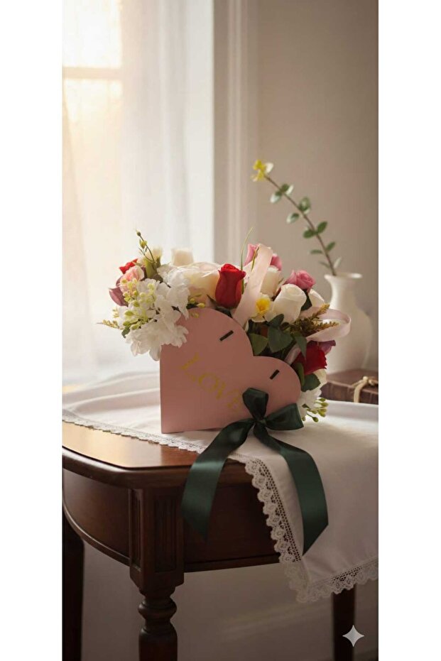 "Blooming Heart": Floral Arrangement in Gift Box - 3