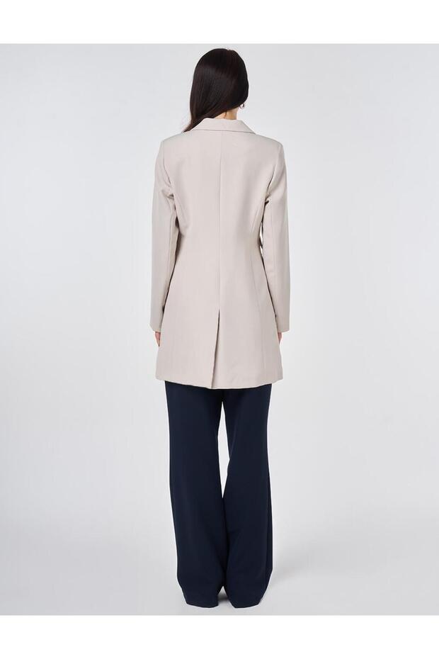 سترة بليزر بزر واحد باللون الرمادي الفاتح - 4