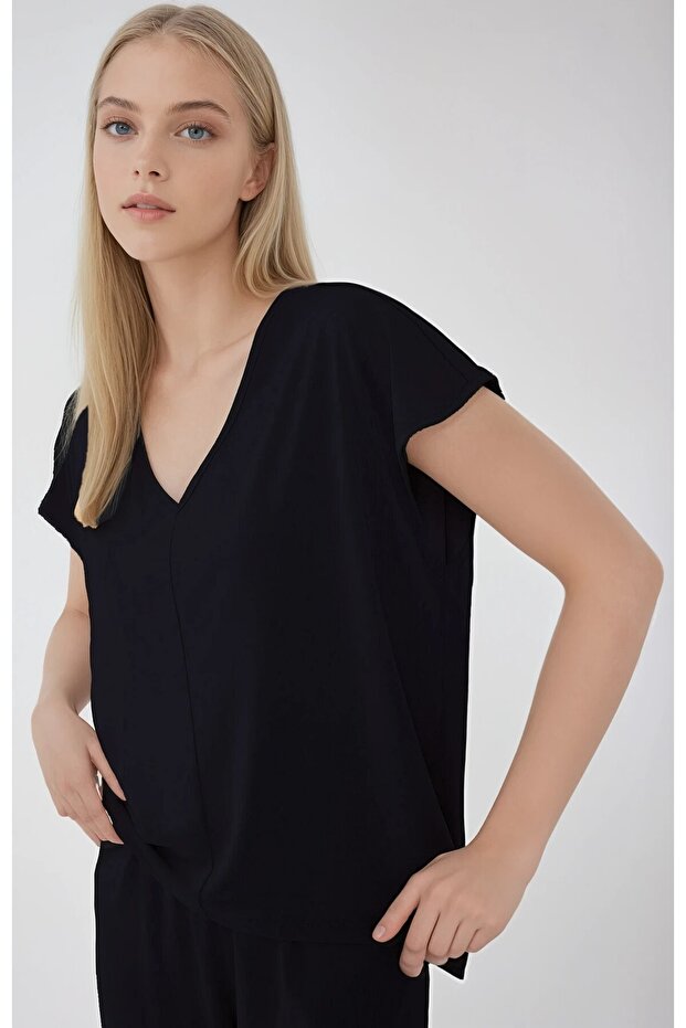 V-neck long back blouse - 3