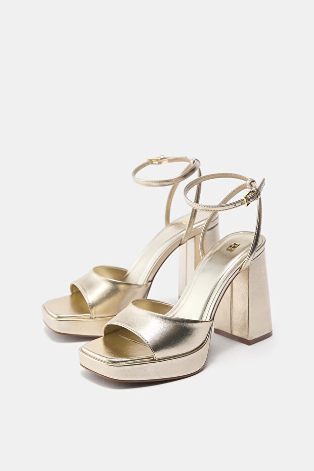 Altın rengi platform topuklu sandalet - 4
