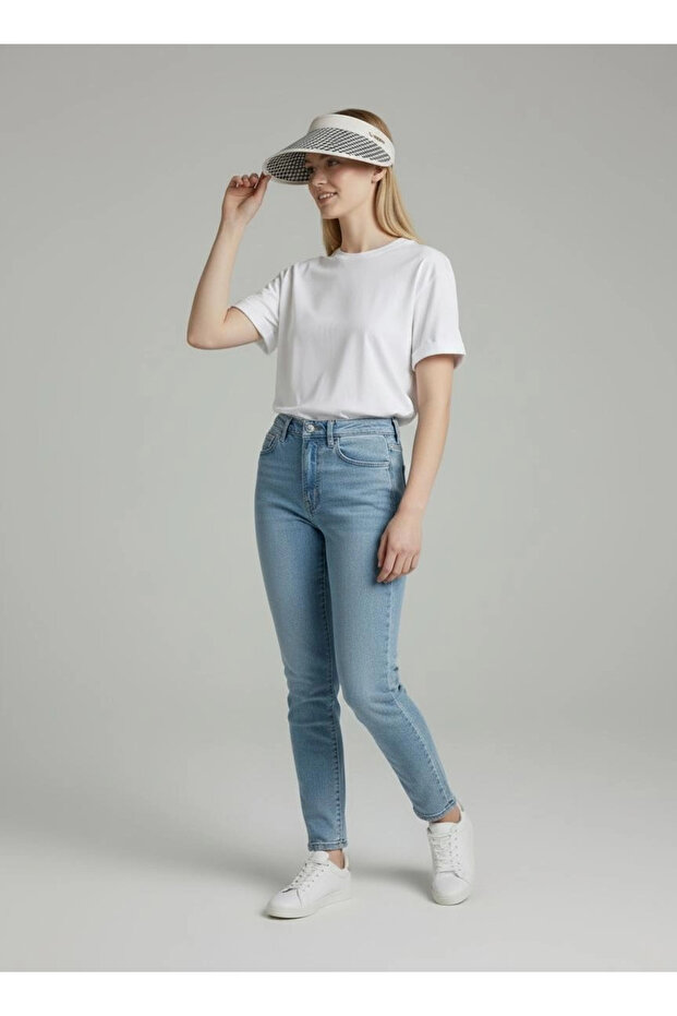 قبعة بيضاء بنمط دقيق منقوش على شكل ريش الغراب مع حاجب قابل للتعديل - 2