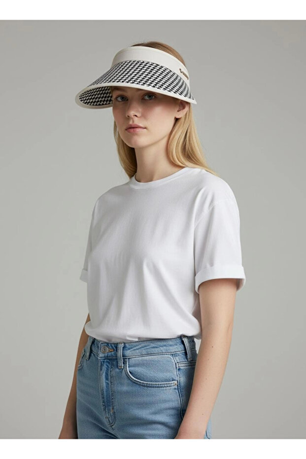 قبعة بيضاء بنمط دقيق منقوش على شكل ريش الغراب مع حاجب قابل للتعديل - 4