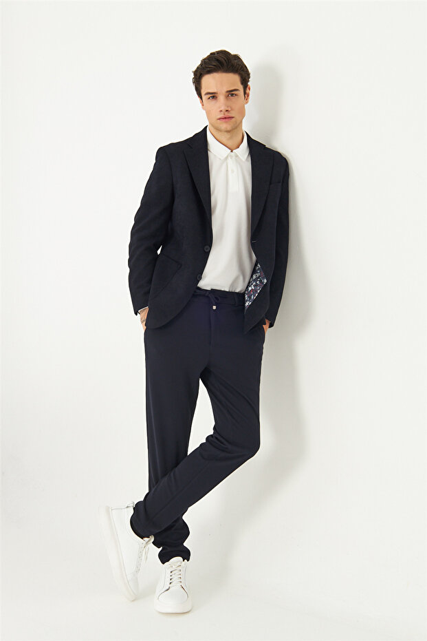 سترة بليزر منقوشة من الداخل بلون أزرق داكن وملمس خفيف - 6