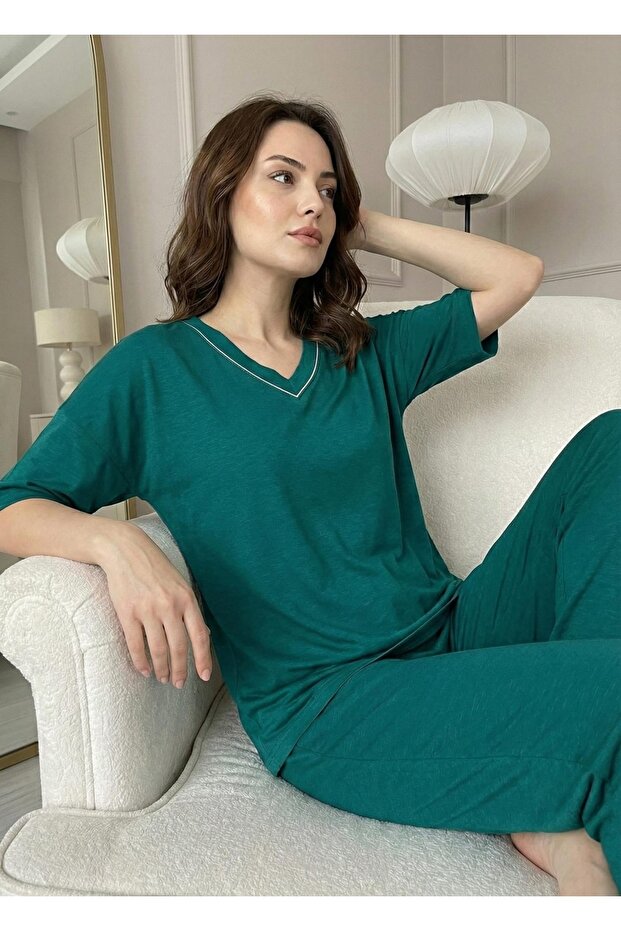 Avelora Viscose Comfortable Cut Women's Home Wear Set