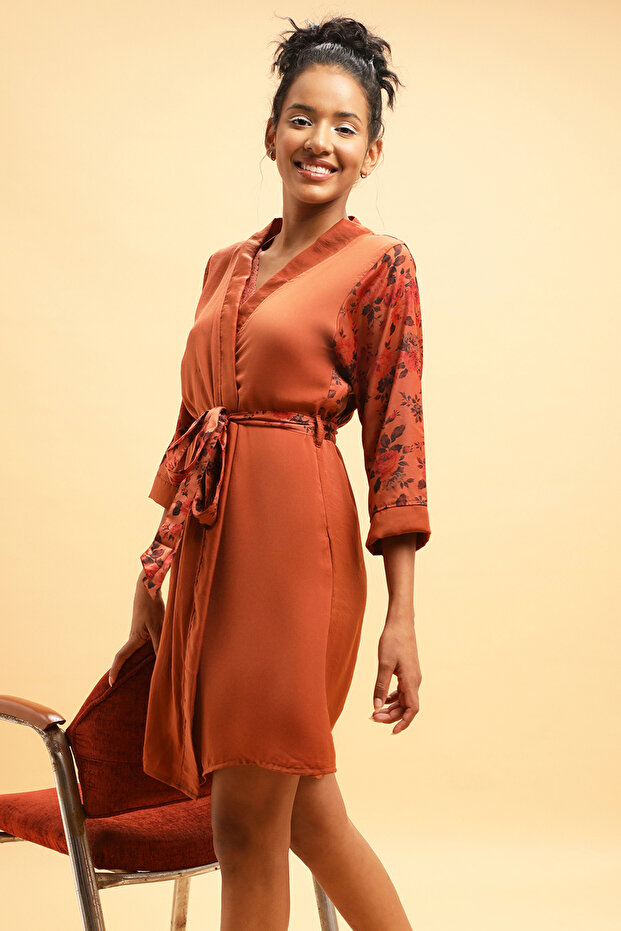 Chic Basic Robe in Rust Brown - Satin - 2