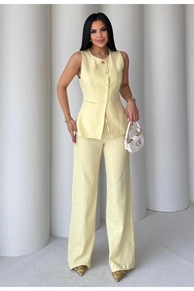 Sleeveless Buttoned Jacket and Palazzo Pants