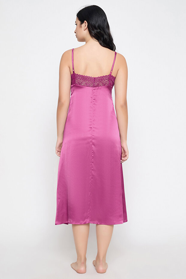 قميص نوم طويل أنيق وبسيط باللون الأرجواني - من الساتان - 5