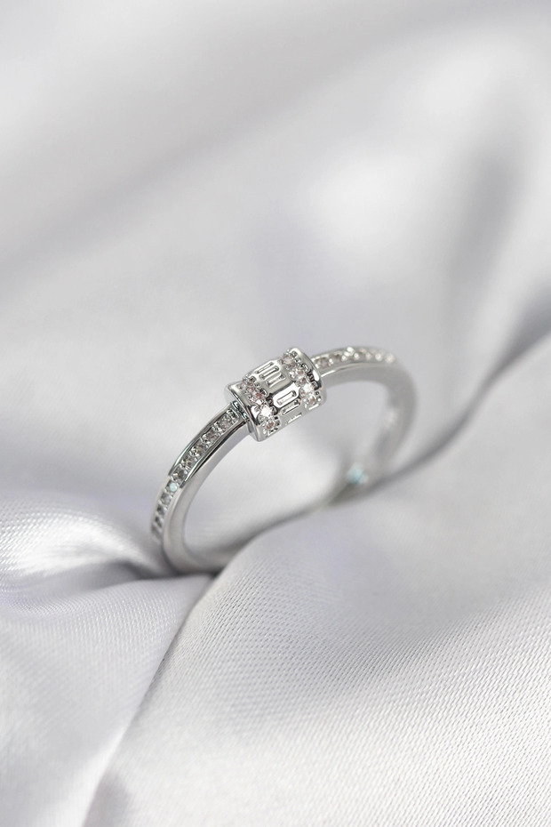 Mey Import ® Zircon Stone Silver Color Brass Women's Ring